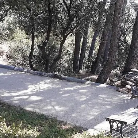 Le Bastion Des Papes * Châteauneuf-de-Gadagne